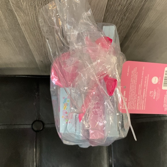 New Hello Kitty Pastel Pink & Blue Build Your Own Gift Basket 5 Piece Set - Picture 10 of 11